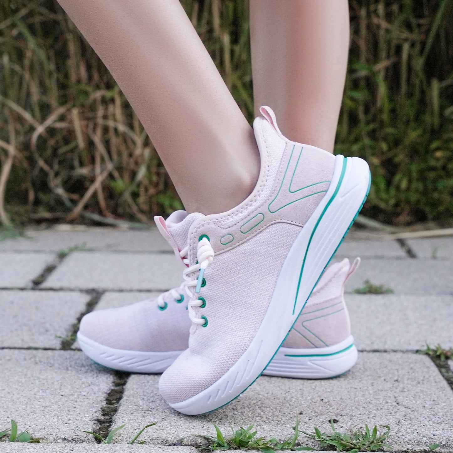 Women Wide Toe Slip-on Shoes Lightweight Casual Sneakers